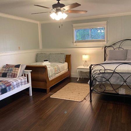 Tucked Away Newly Renovated 2 Bedroom/ 1 Bath Sleeps 8 Beaufort Ngoại thất bức ảnh