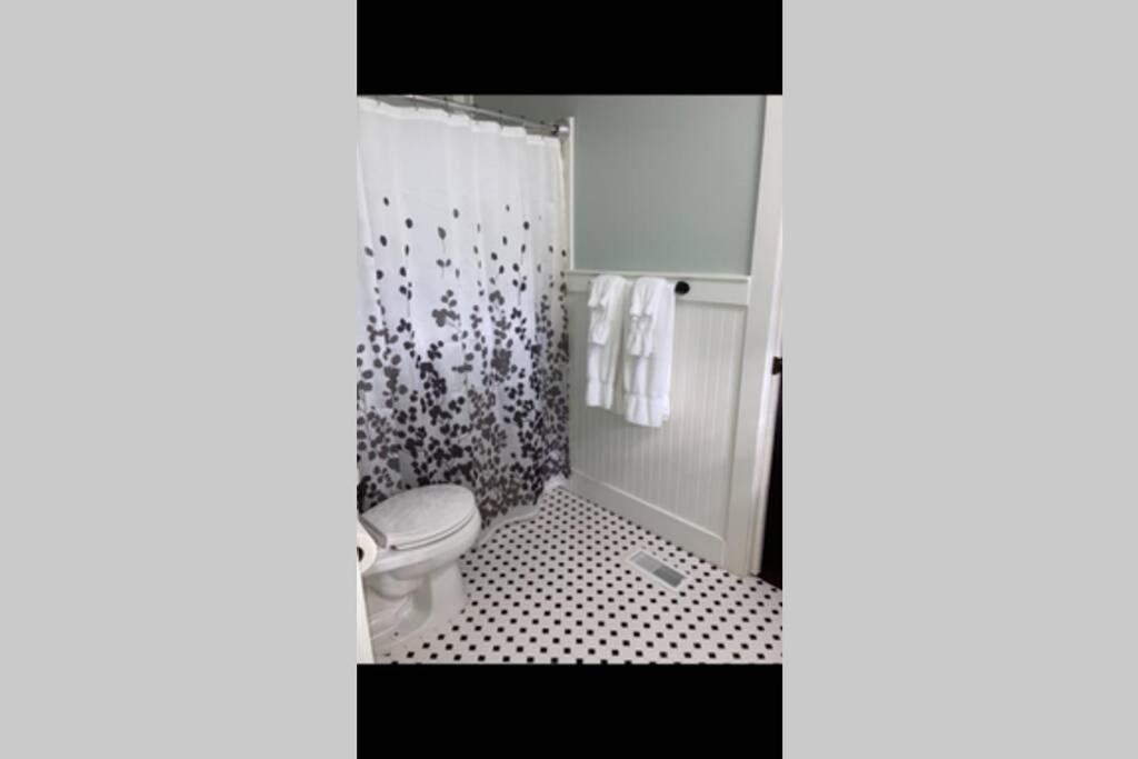 Tucked Away Newly Renovated 2 Bedroom/ 1 Bath Sleeps 8 Beaufort Ngoại thất bức ảnh