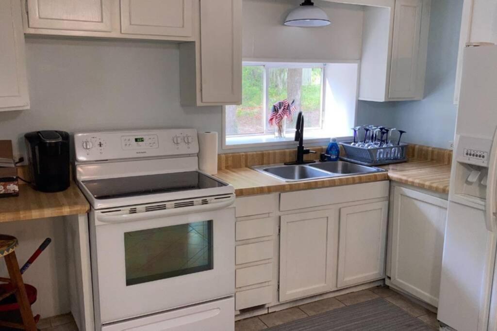 Tucked Away Newly Renovated 2 Bedroom/ 1 Bath Sleeps 8 Beaufort Ngoại thất bức ảnh
